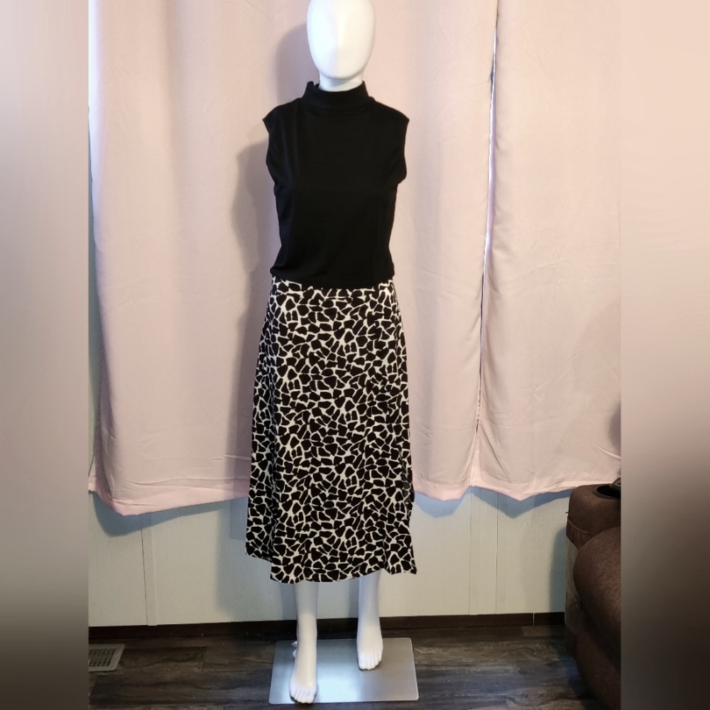 NWT-UPC  Solid Mock Neck Tank and Skirt Set